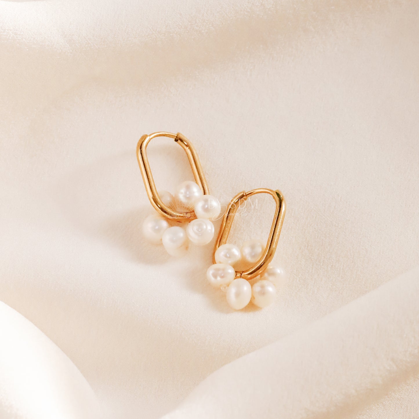 Pearl Hoops Earrings • Pearl Huggie Hoop Earrings • Pearl Jewelry • Oval Hoops • Bridesmaids Jewelry • Gift for Mom • BYSDMJEWELS
