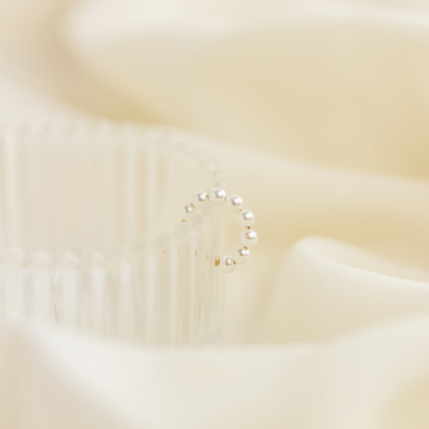 Pearl Ear Cuff, Gold Filled Pearl Jewelry, Faux Piercing, Trendy Jewelry, Ear Cuffs, Cute Jewelry, Gift Ideas for Friends, Bride Jewelry