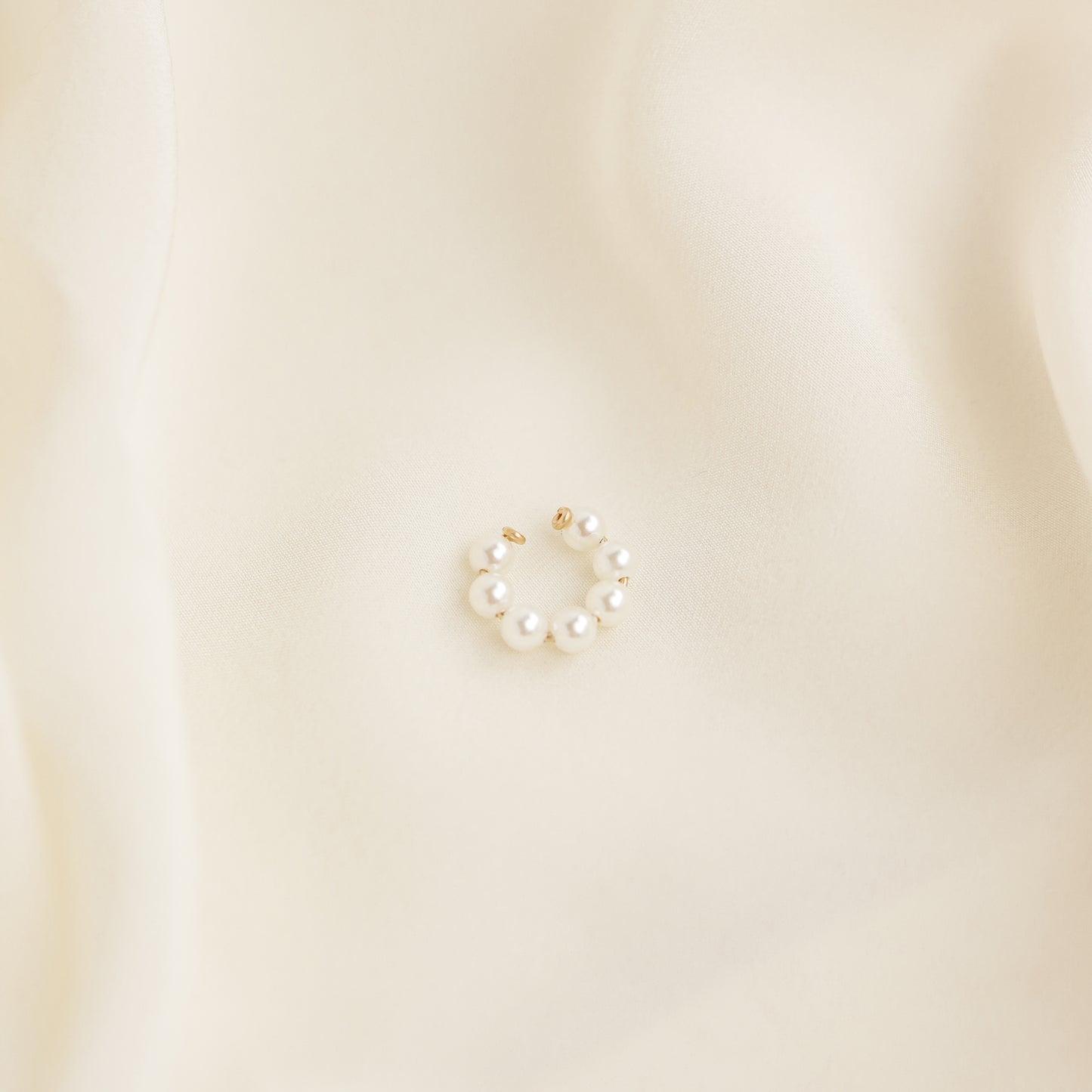 Pearl Ear Cuff, Gold Filled Pearl Jewelry, Faux Piercing, Trendy Jewelry, Ear Cuffs, Cute Jewelry, Gift Ideas for Friends, Bride Jewelry