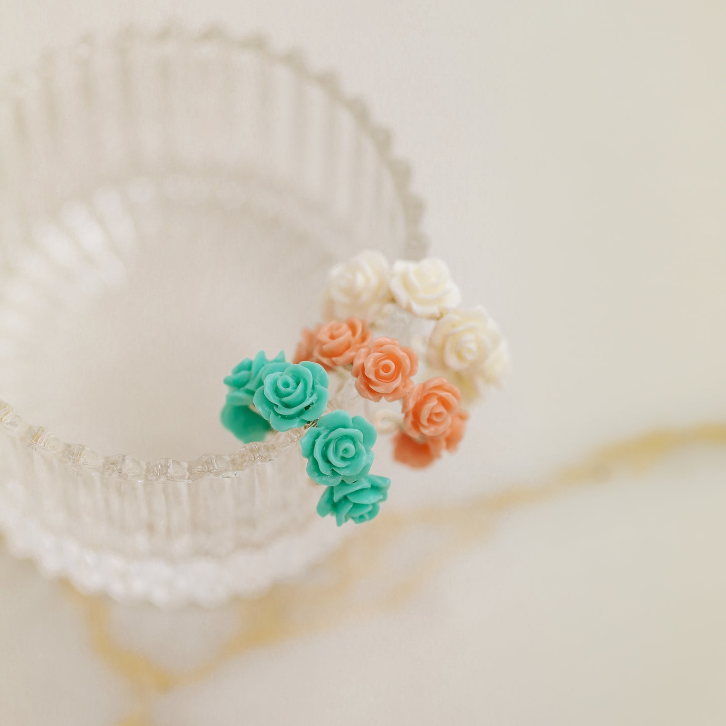 White Resin Rose Flower Ear Cuff in Sterling Silver, Gold or Rose Gold Filled, Simple Piercing Free Earrings, Turquoise Cuff, Pink Ear Cuff