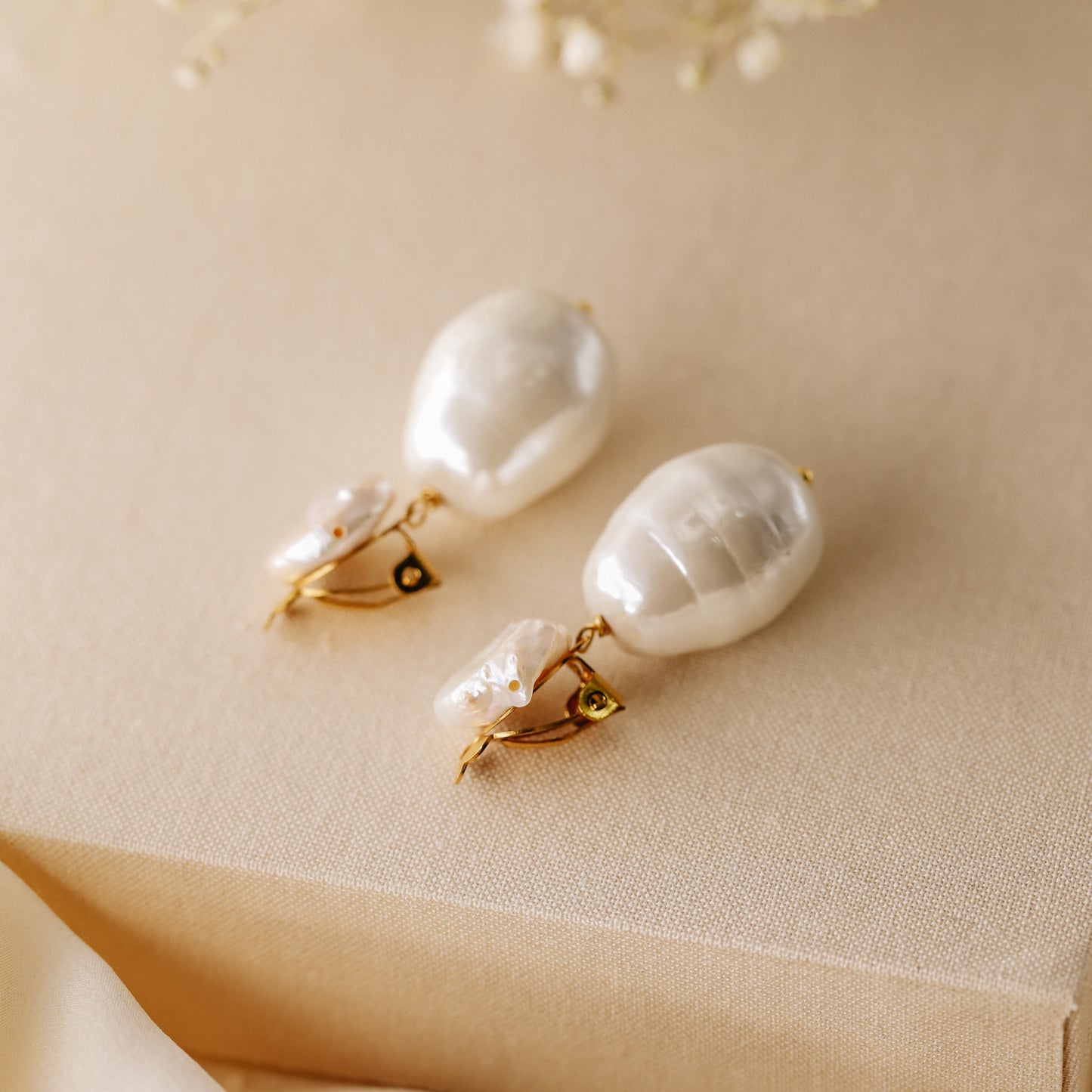 Clip On Earrings Pearl Drop Bridal Earrings Pearl Wedding Earrings Gold Bridal Jewelry Dangle Pearl Earrings Mother's Day Gift