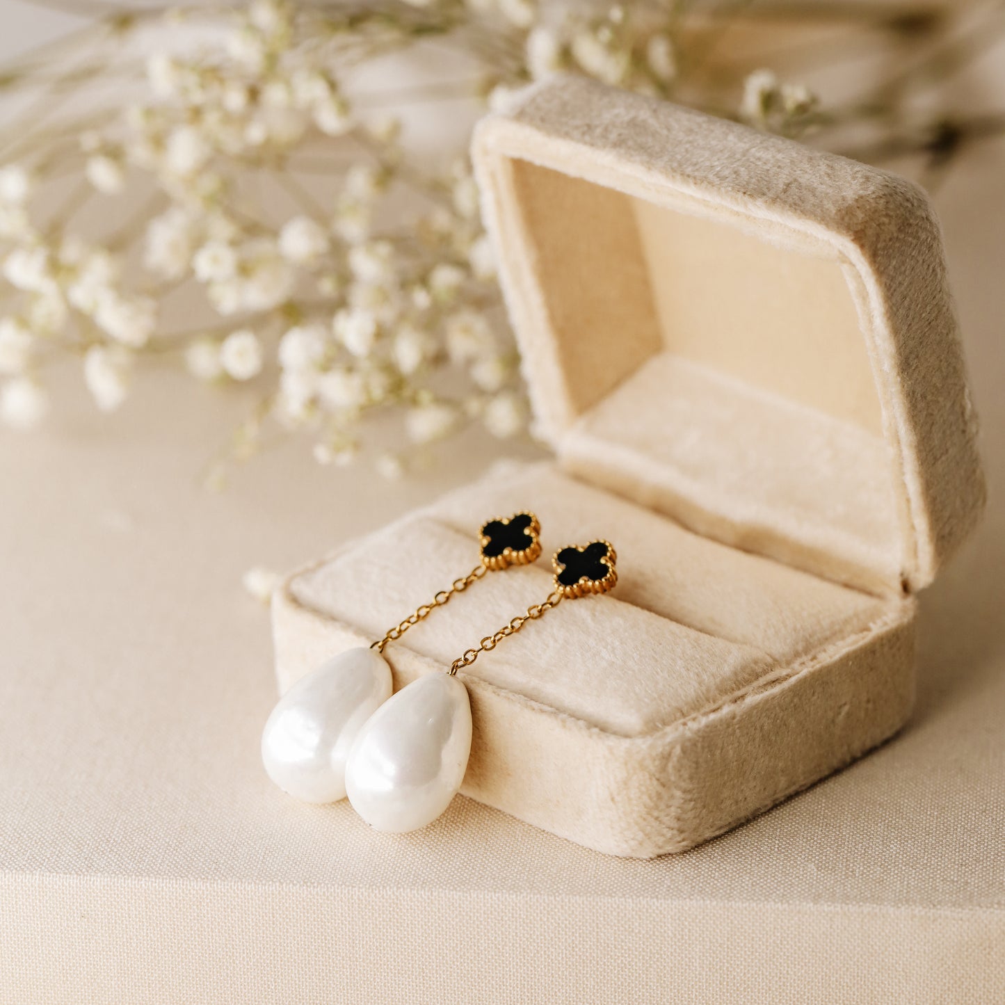Pearl Drop Earrings, Stainless Steel Pearl Earrings, Pearl Chain Earrings, Black Four-Leaf Clover Earrings, Elegant Earrings