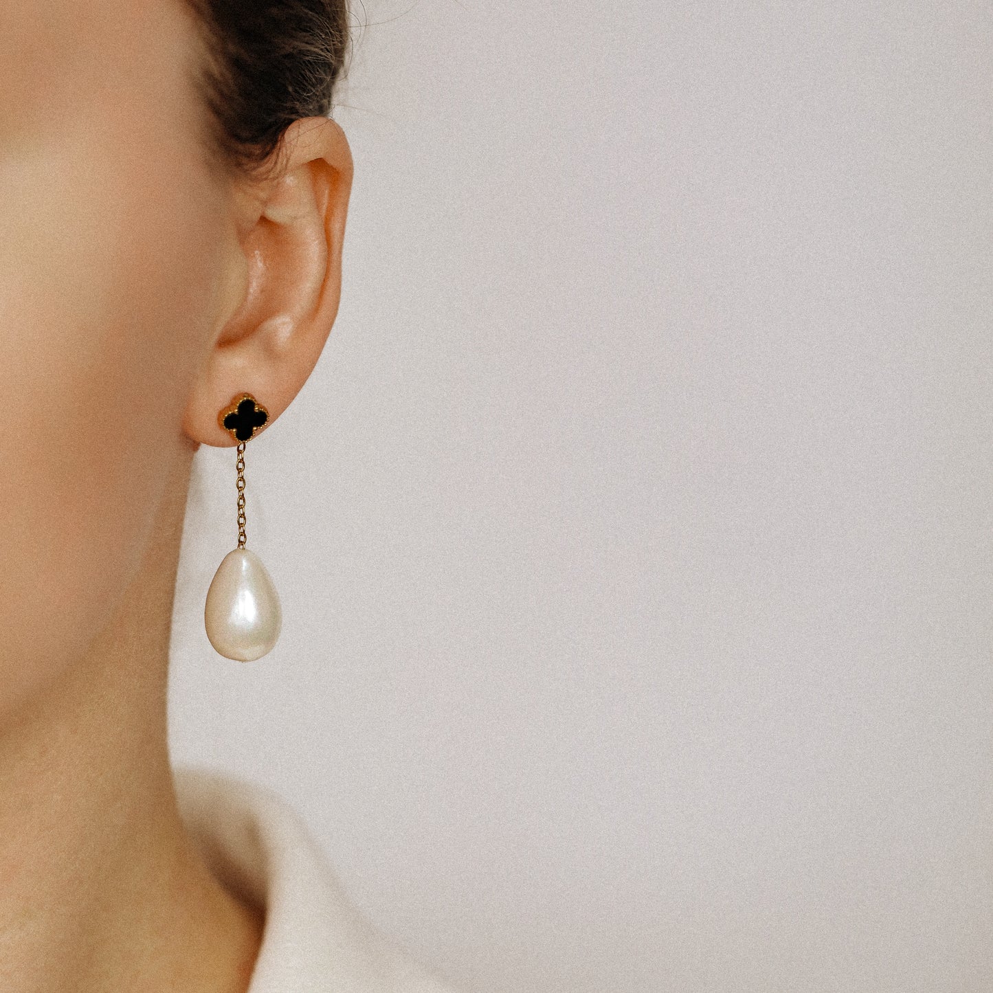 Pearl Drop Earrings, Stainless Steel Pearl Earrings, Pearl Chain Earrings, Black Four-Leaf Clover Earrings, Elegant Earrings
