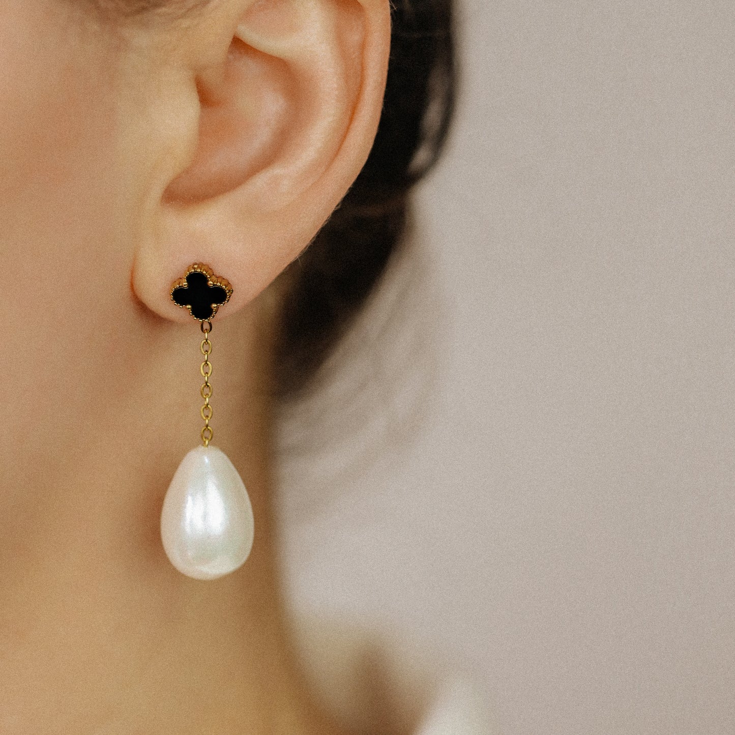 Pearl Drop Earrings, Stainless Steel Pearl Earrings, Pearl Chain Earrings, Black Four-Leaf Clover Earrings, Elegant Earrings
