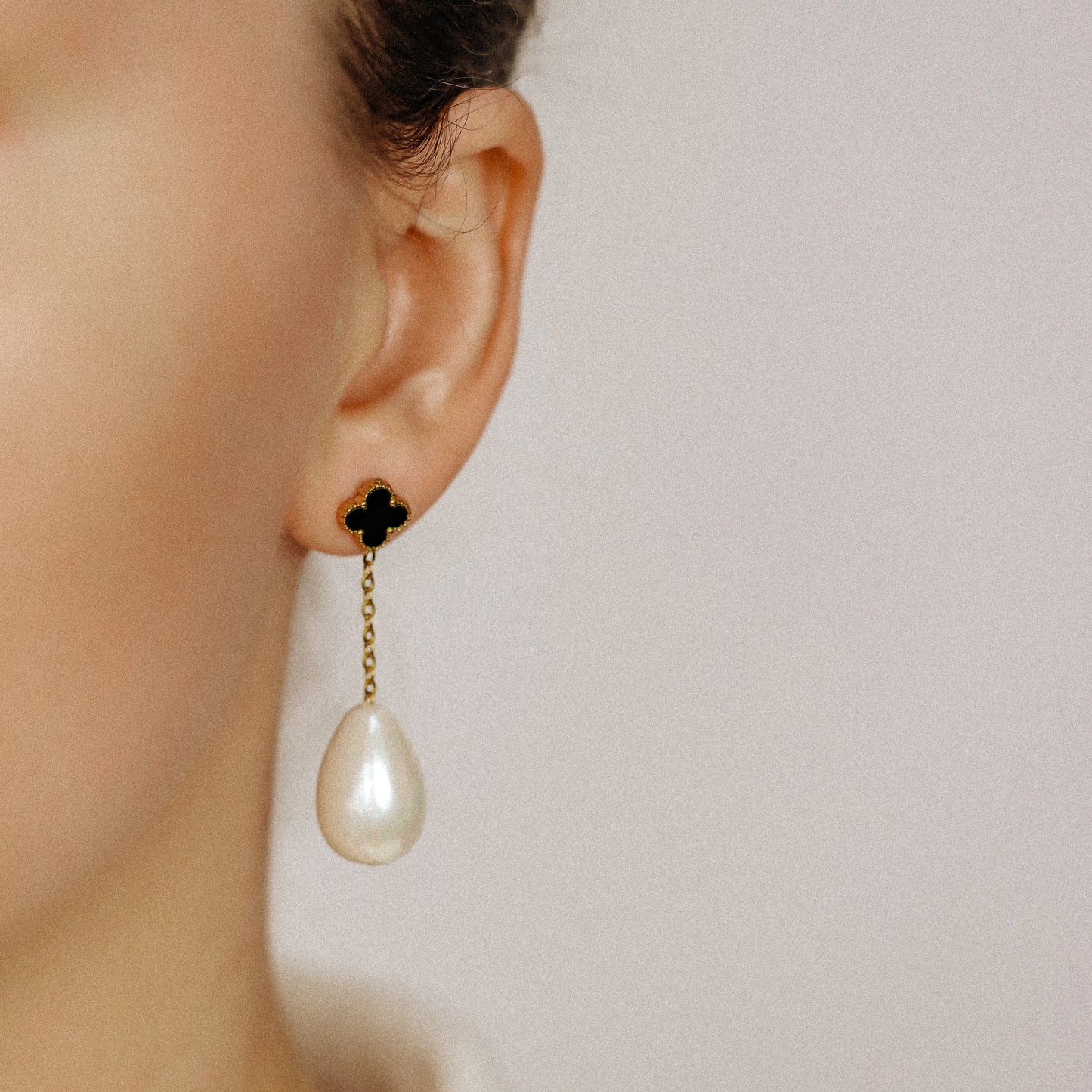 Pearl Drop Earrings, Stainless Steel Pearl Earrings, Pearl Chain Earrings, Black Four-Leaf Clover Earrings, Elegant Earrings