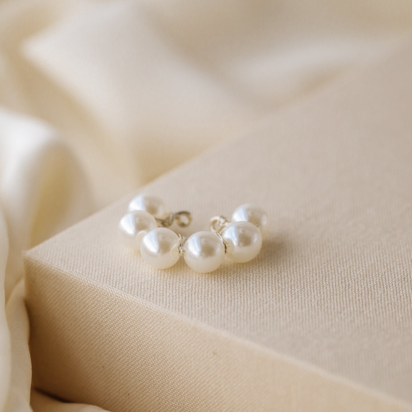 Pearl Ear Cuff, Gold Filled Pearl Jewelry, Faux Piercing, Trendy Jewelry, Ear Cuffs, Cute Jewelry, Gift Ideas for Friends, Bride Jewelry