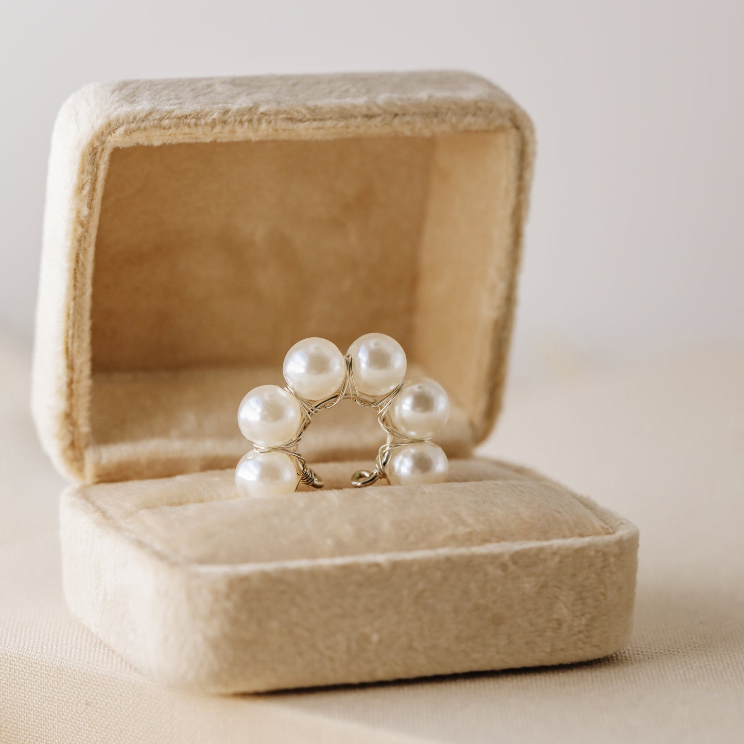Pearl Ear Cuff, Gold Filled Pearl Jewelry, Faux Piercing, Trendy Jewelry, Ear Cuffs, Cute Jewelry, Gift Ideas for Friends, Bride Jewelry