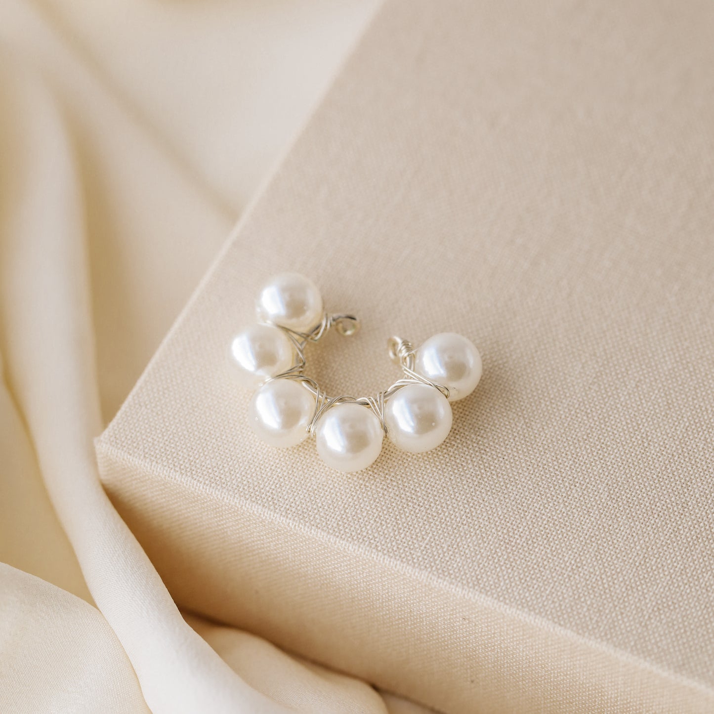 Pearl Ear Cuff, Gold Filled Pearl Jewelry, Faux Piercing, Trendy Jewelry, Ear Cuffs, Cute Jewelry, Gift Ideas for Friends, Bride Jewelry