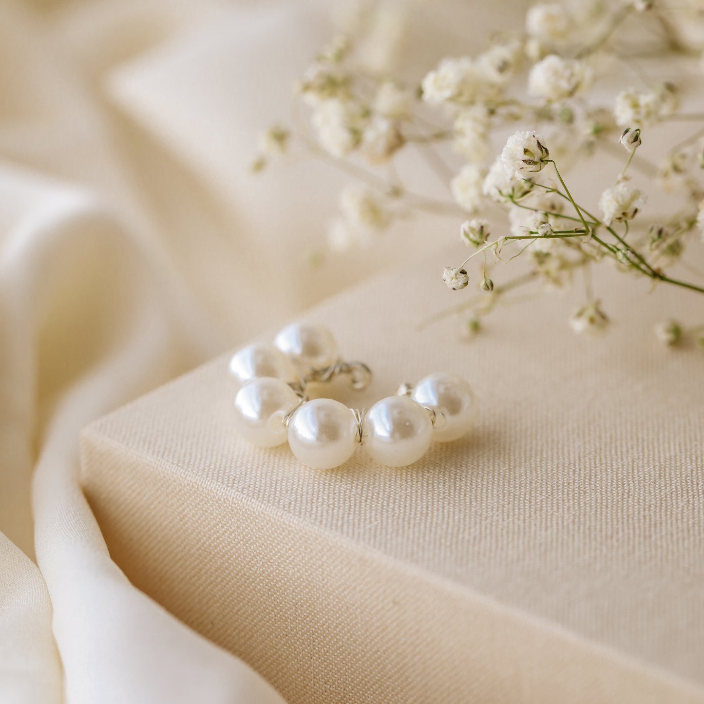 Pearl Ear Cuff, Gold Filled Pearl Jewelry, Faux Piercing, Trendy Jewelry, Ear Cuffs, Cute Jewelry, Gift Ideas for Friends, Bride Jewelry