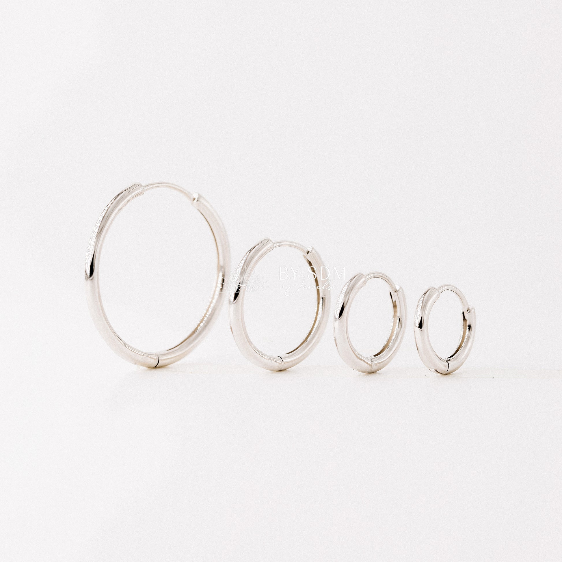 925 Sterling Silver Hoop Earrings Rounded Huggie Conch Cartilage Earrings Chunky Thick Hoop Earrings in Sizes 22 mm 18 mm 16 mm 11 mm 9 mm