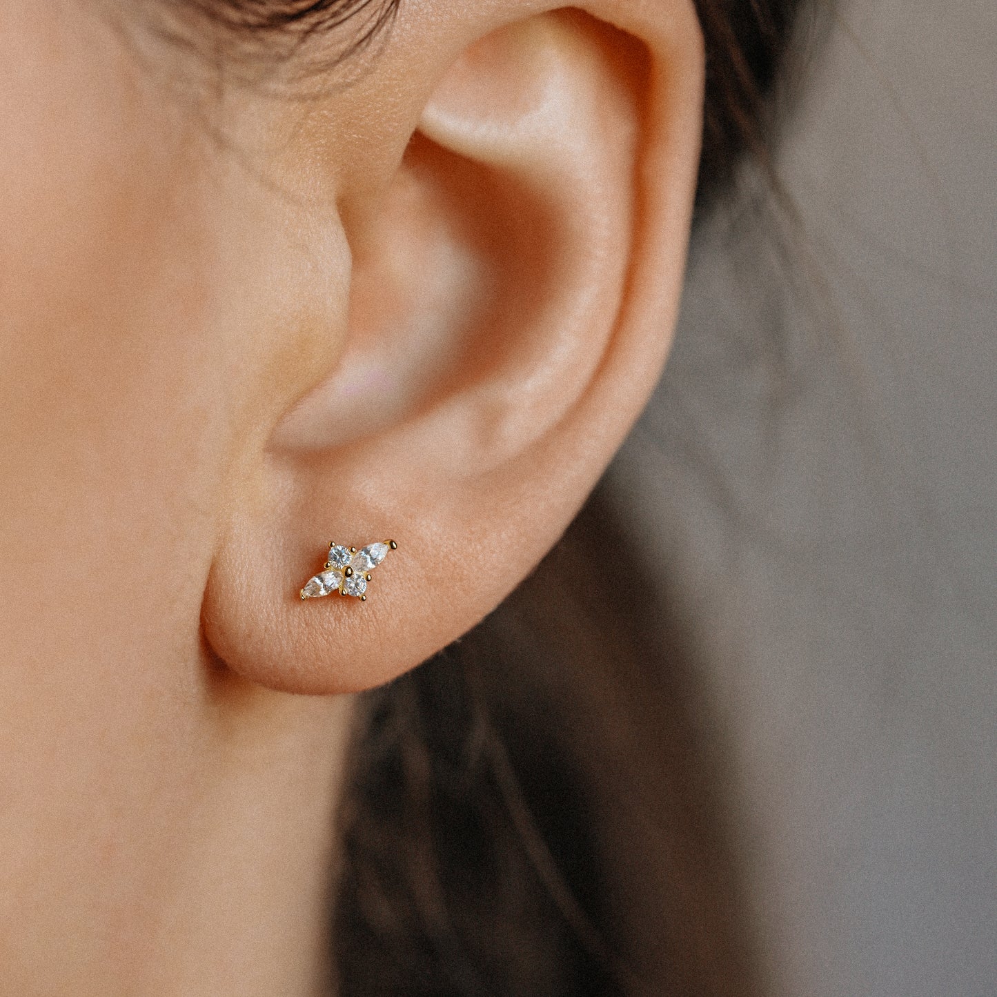 Dainty Gold Tiny Flower Earrings, Four Petals Flower Stud, Tiny Sparkly CZ Studs, Cartilage Earrings, Minimalist Earrings, Piercing Earrings