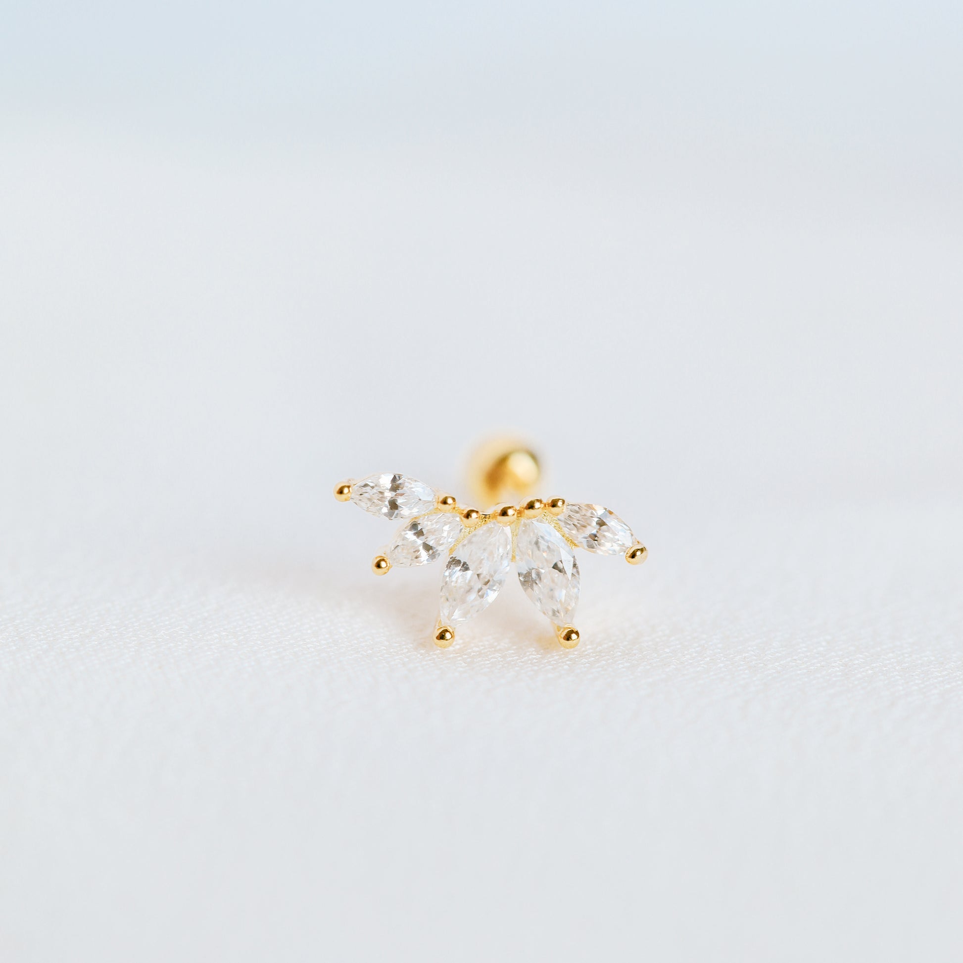 20G Helix Piercing, Auricle Piercing, CZ Crown, Tragus, Conch, Auricle Earrings, Lobe Piercing, Cartilage Piercing Cubics Zircona, Earring