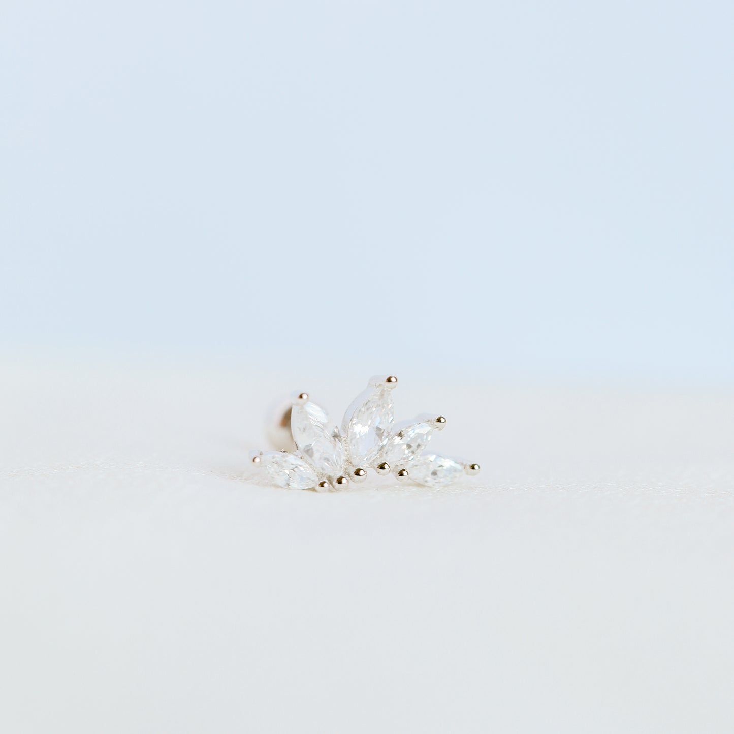 20G Helix Piercing, Auricle Piercing, CZ Crown, Tragus, Conch, Auricle Earrings, Lobe Piercing, Cartilage Piercing Cubics Zircona, Earring