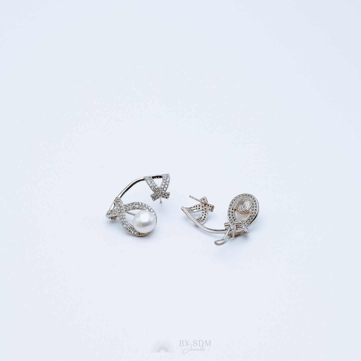 Pearl ear climbers • ear crawlers • ear climbers earrings • ear crawlers • ear pins • ear sweeps • ear crawler earrings • ear jackets