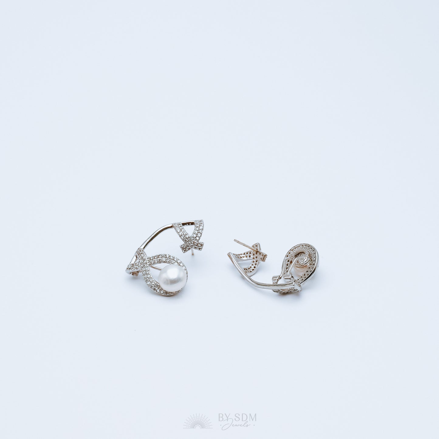 Pearl ear climbers • ear crawlers • ear climbers earrings • ear crawlers • ear pins • ear sweeps • ear crawler earrings • ear jackets