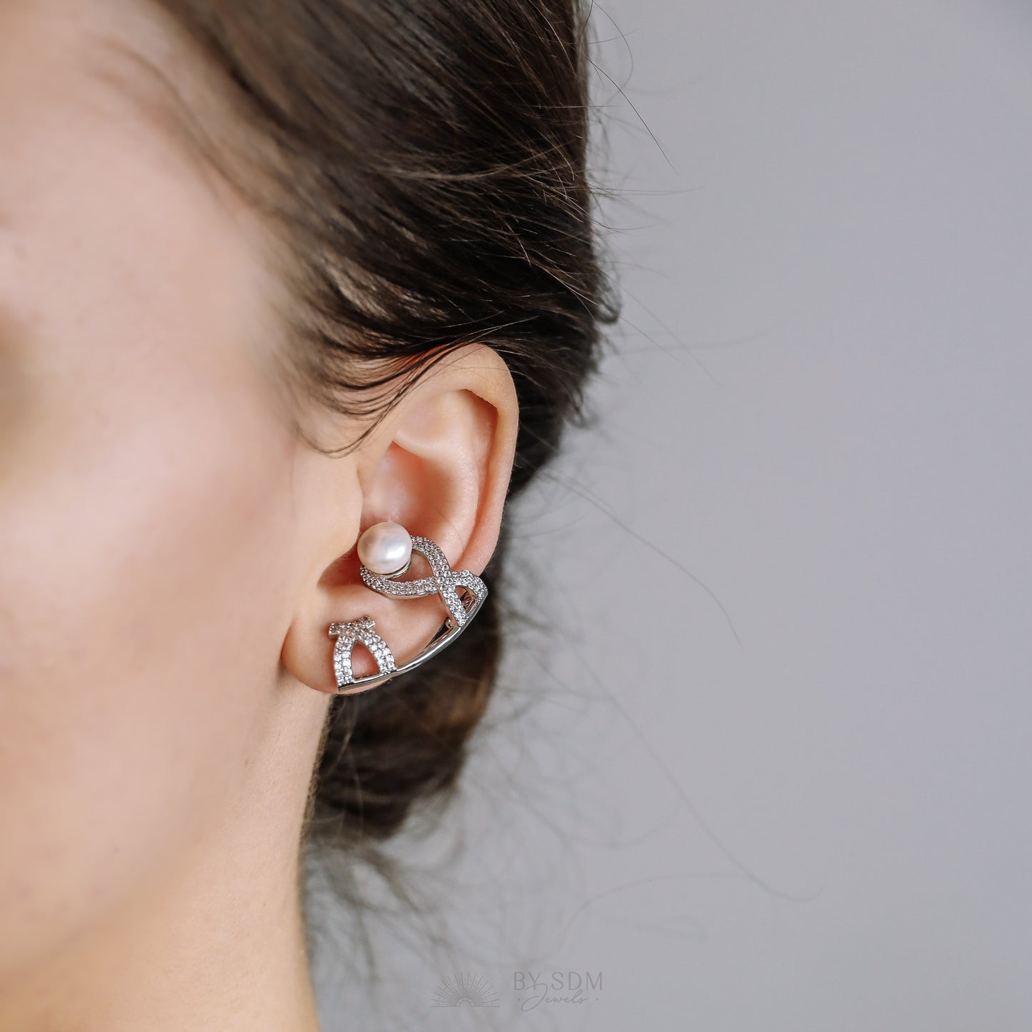Pearl ear climbers • ear crawlers • ear climbers earrings • ear crawlers • ear pins • ear sweeps • ear crawler earrings • ear jackets