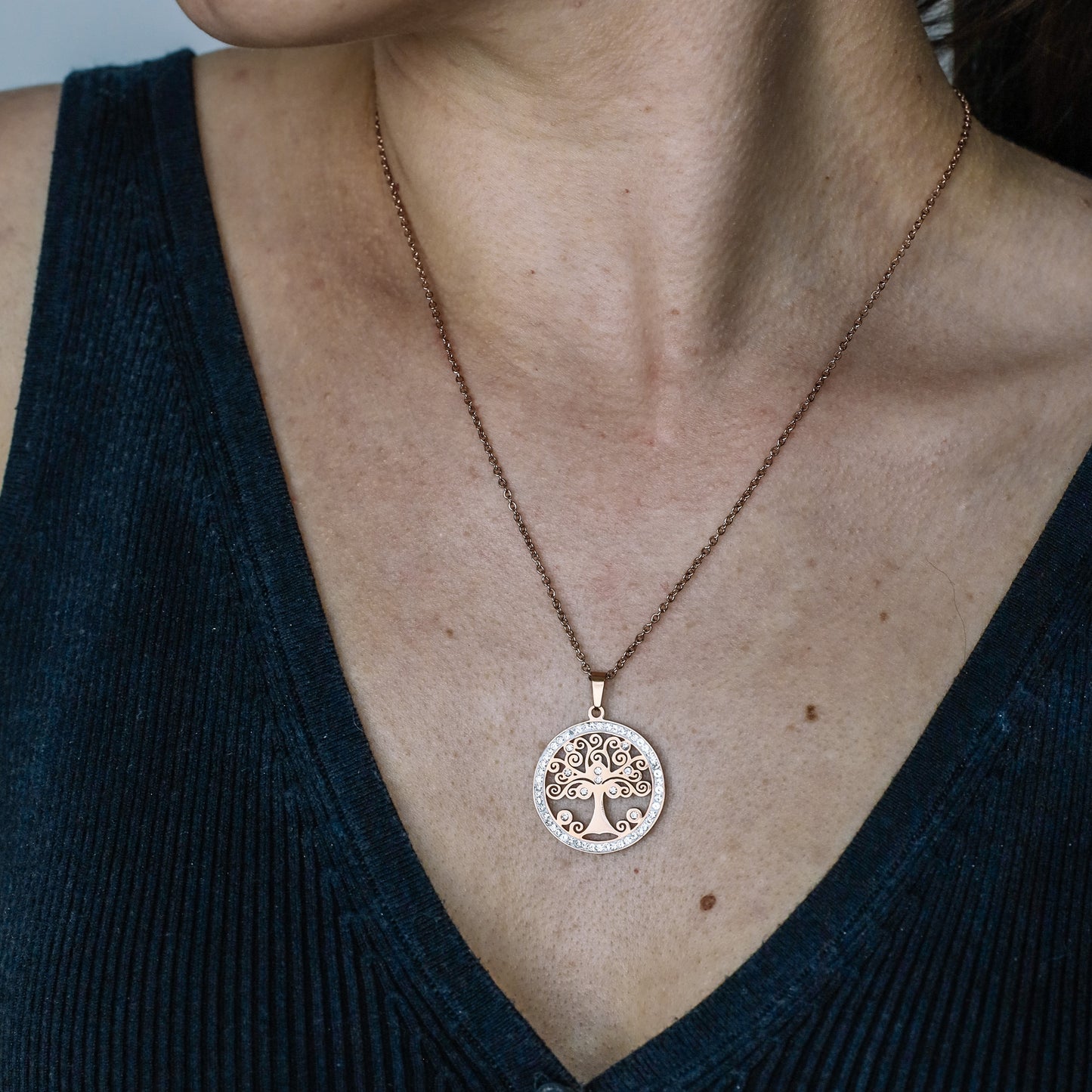Dainty Tree of Life Necklace • Stainless Steel Family Tree Pendant • Family Tree Jewelry for Her, Arbre de Vie • Gift For Mom and Grandma