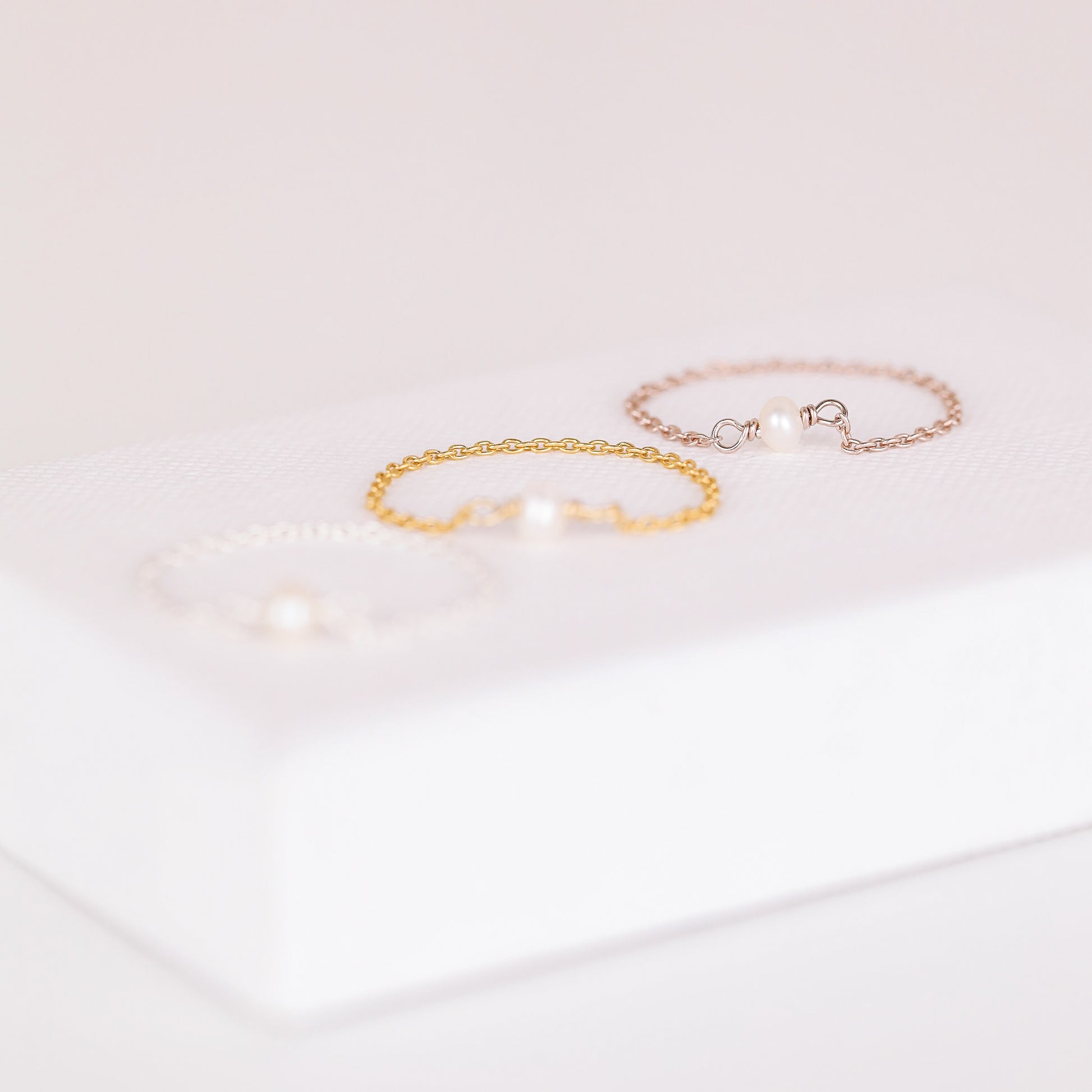 Tiny Pearl Chain Ring Simple Delicate Ring Dainty 18k gold plated Ring Thin Stack Chain Ring Minimalist Chain Ring Freshwater Pearl Ring