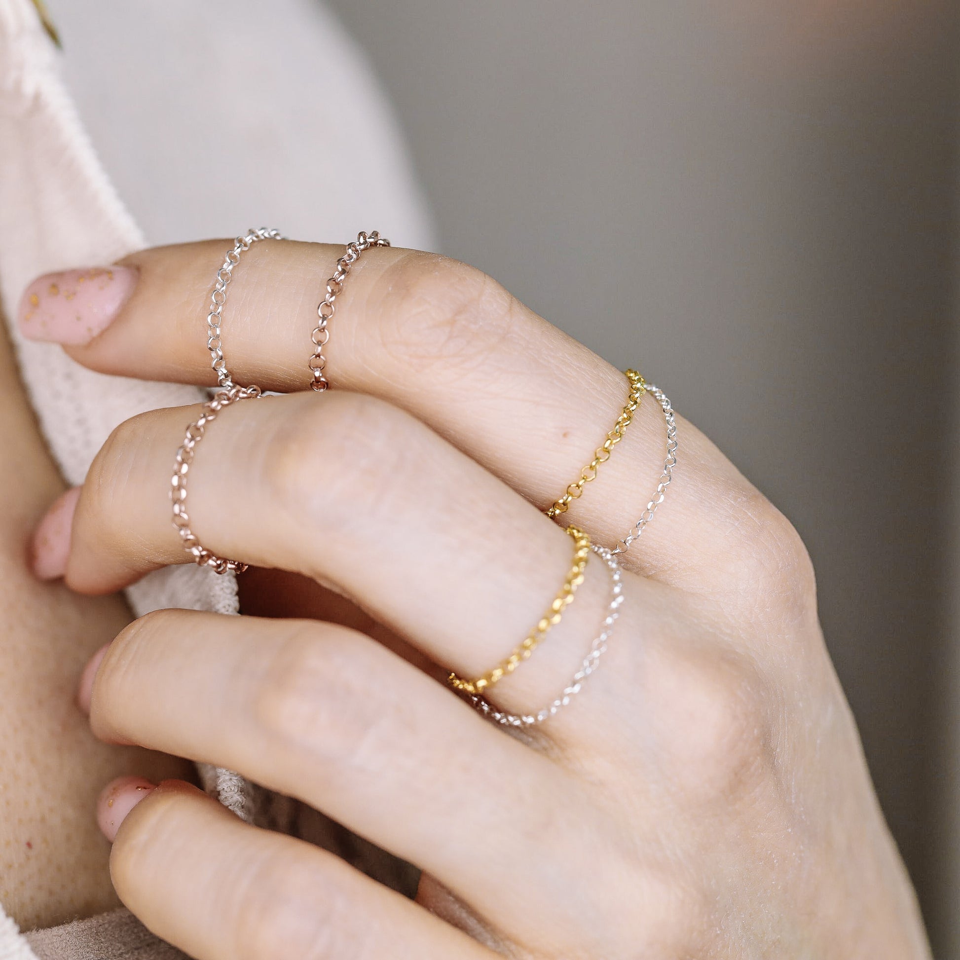 Gold Chain Ring, Simple Delicate Tiny Ring, Gold Stacking Ring, Dainty Chain Ring, Diamond Cut Chain Ring, Minimalist Ring, Thin Stack Ring