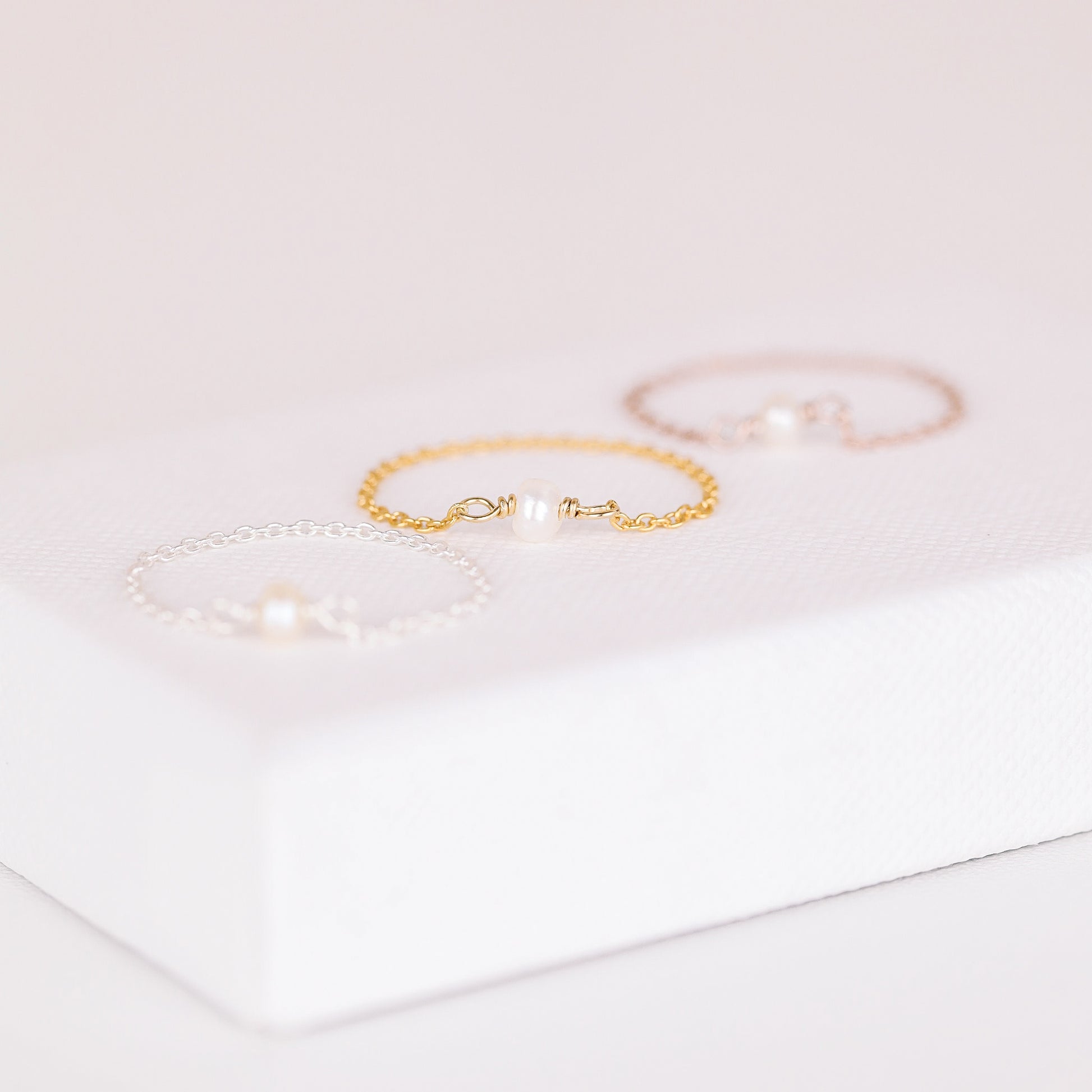 Tiny Pearl Chain Ring Simple Delicate Ring Dainty 18k gold plated Ring Thin Stack Chain Ring Minimalist Chain Ring Freshwater Pearl Ring