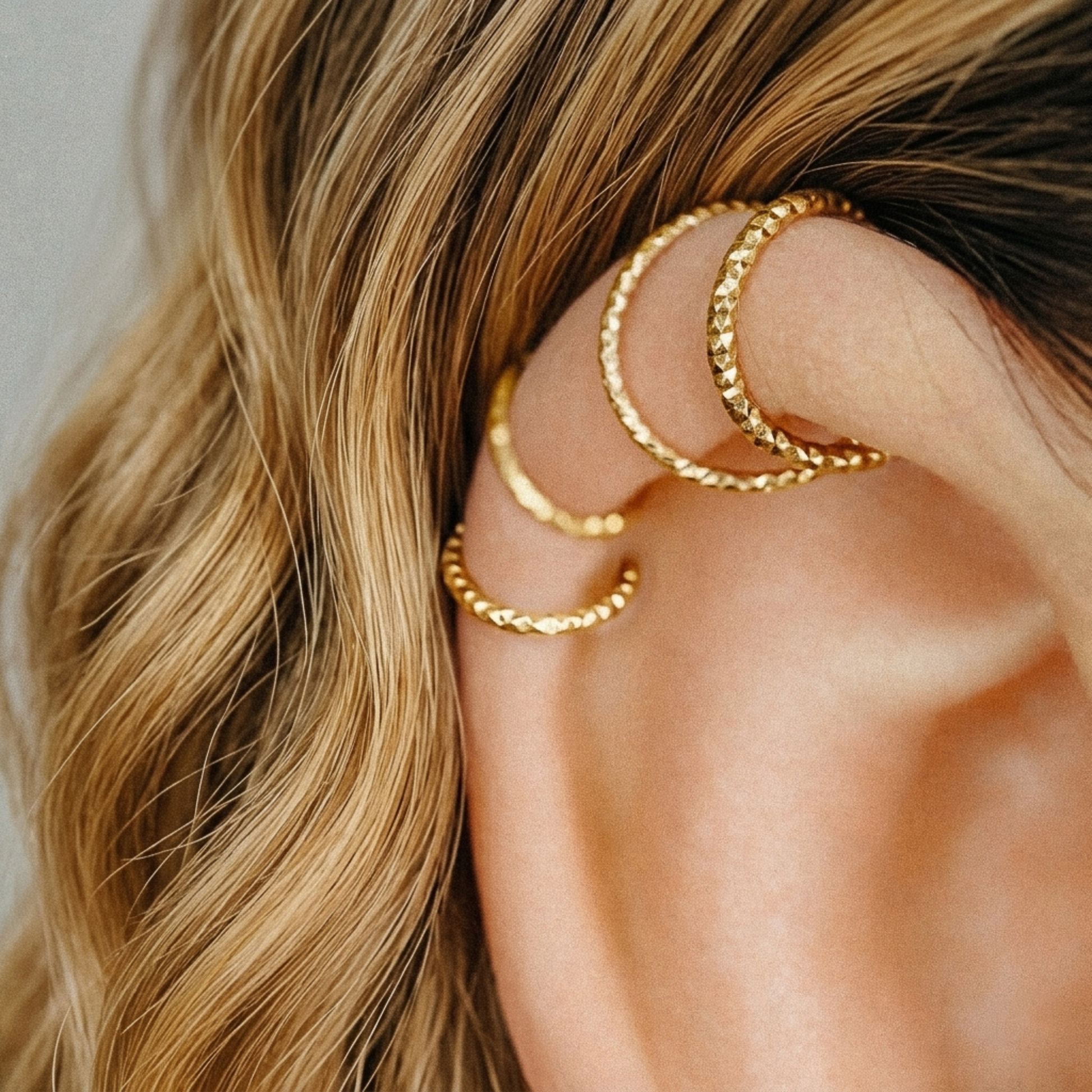 Diamond Cut Helix Hoop - Tiny Cartilage Earring - Endless Ring Hoops