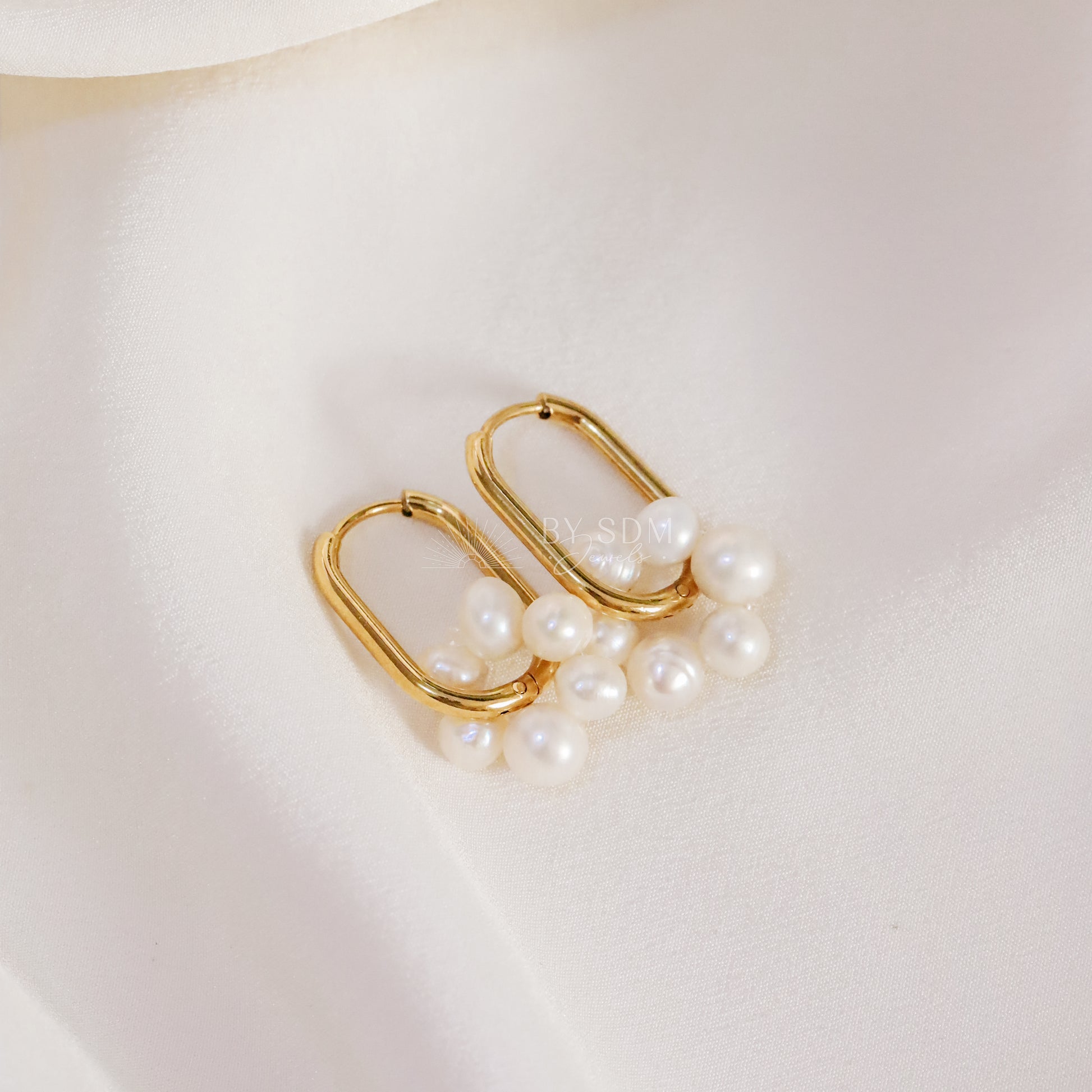 Pearl Hoops Earrings • Pearl Huggie Hoop Earrings • Pearl Jewelry • Oval Hoops • Bridesmaids Jewelry • Gift for Mom • BYSDMJEWELS
