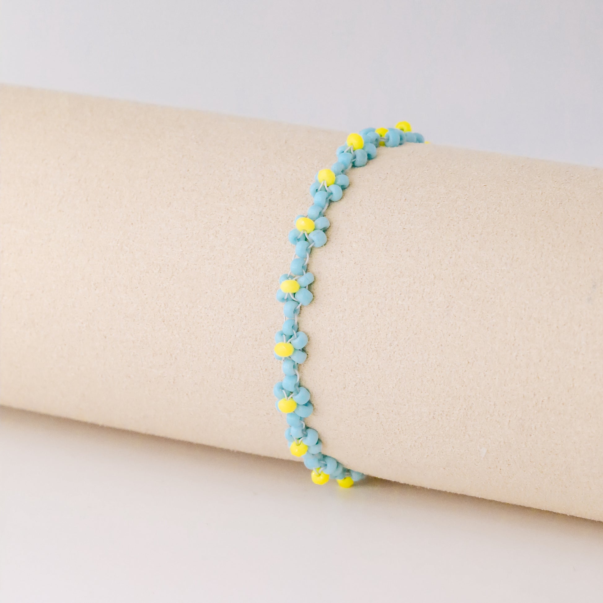 Beaded Daisy Flower Bracelet: Blue Floral Stainless Steel Jewelry