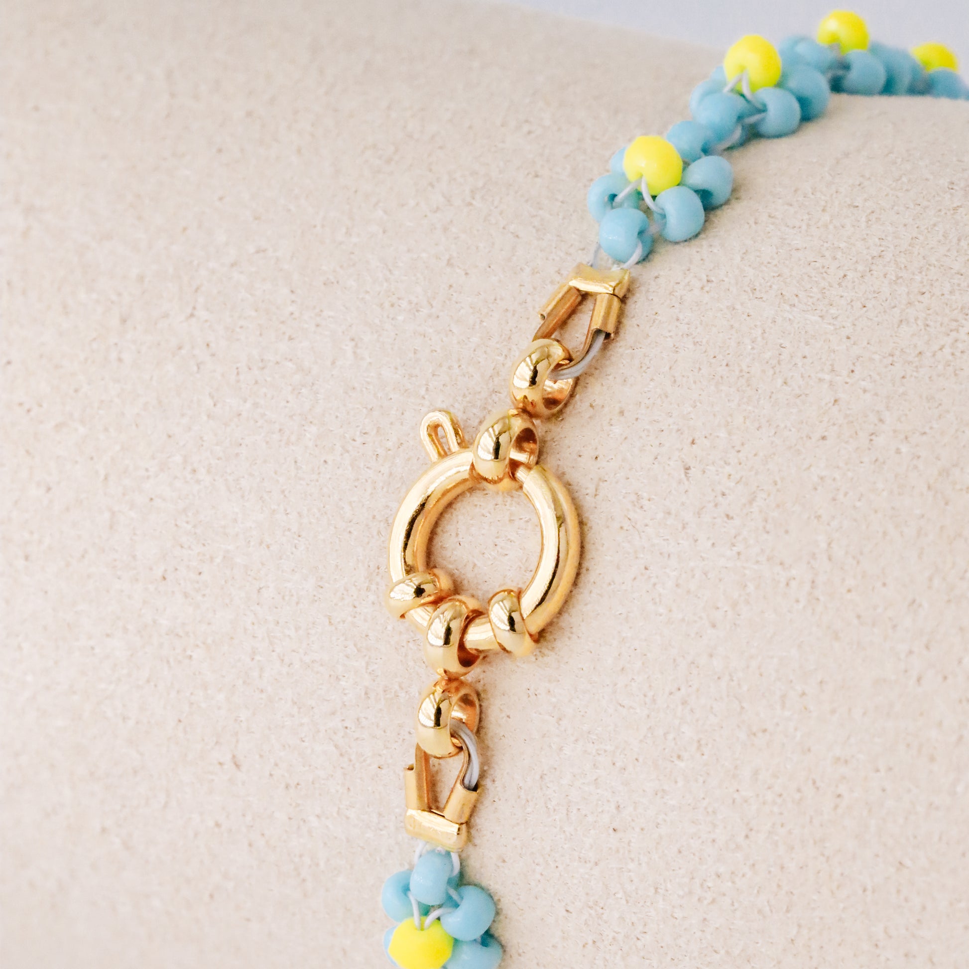 Beaded Daisy Flower Bracelet: Blue Floral Stainless Steel Jewelry