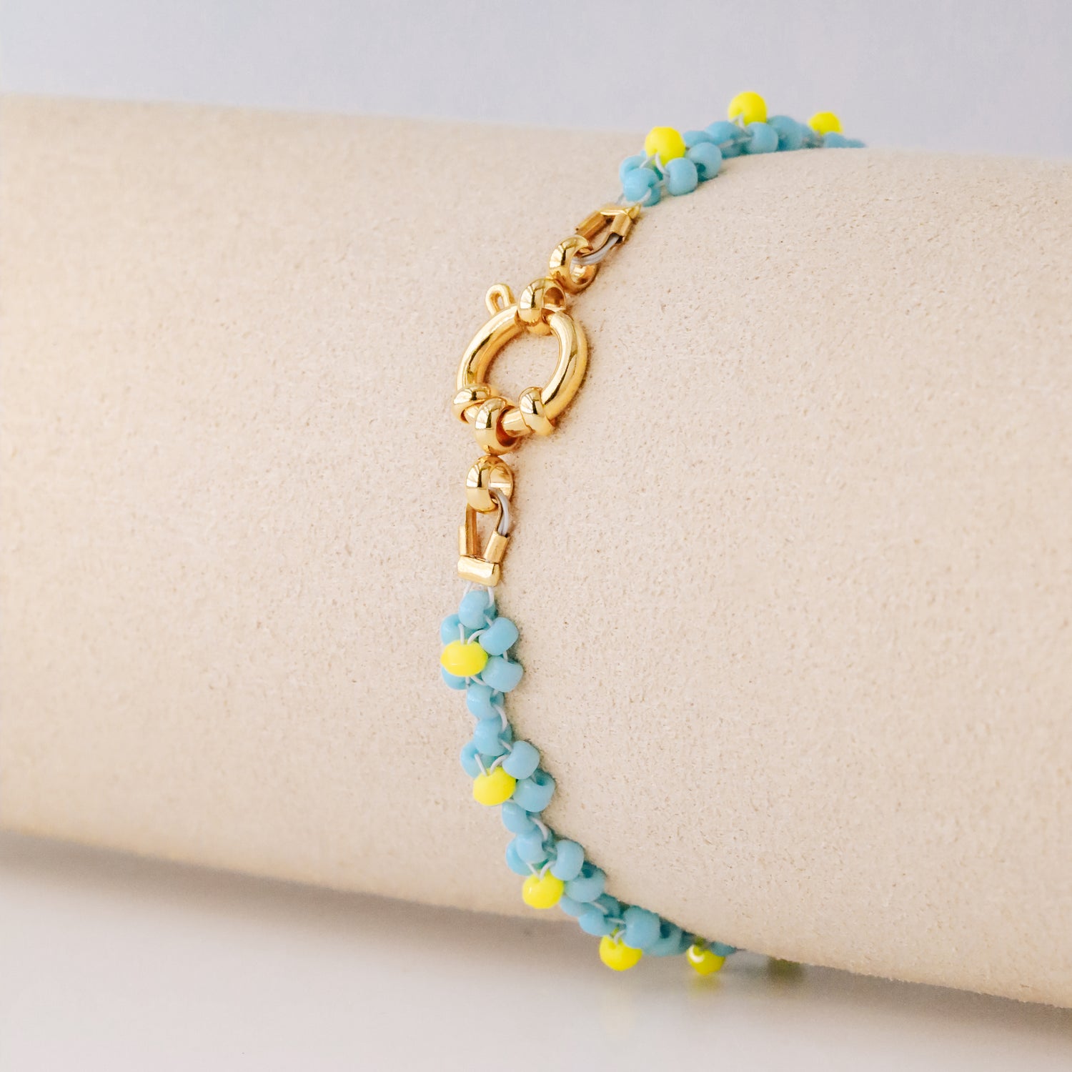 Beaded Daisy Flower Bracelet: Blue Floral Stainless Steel Jewelry