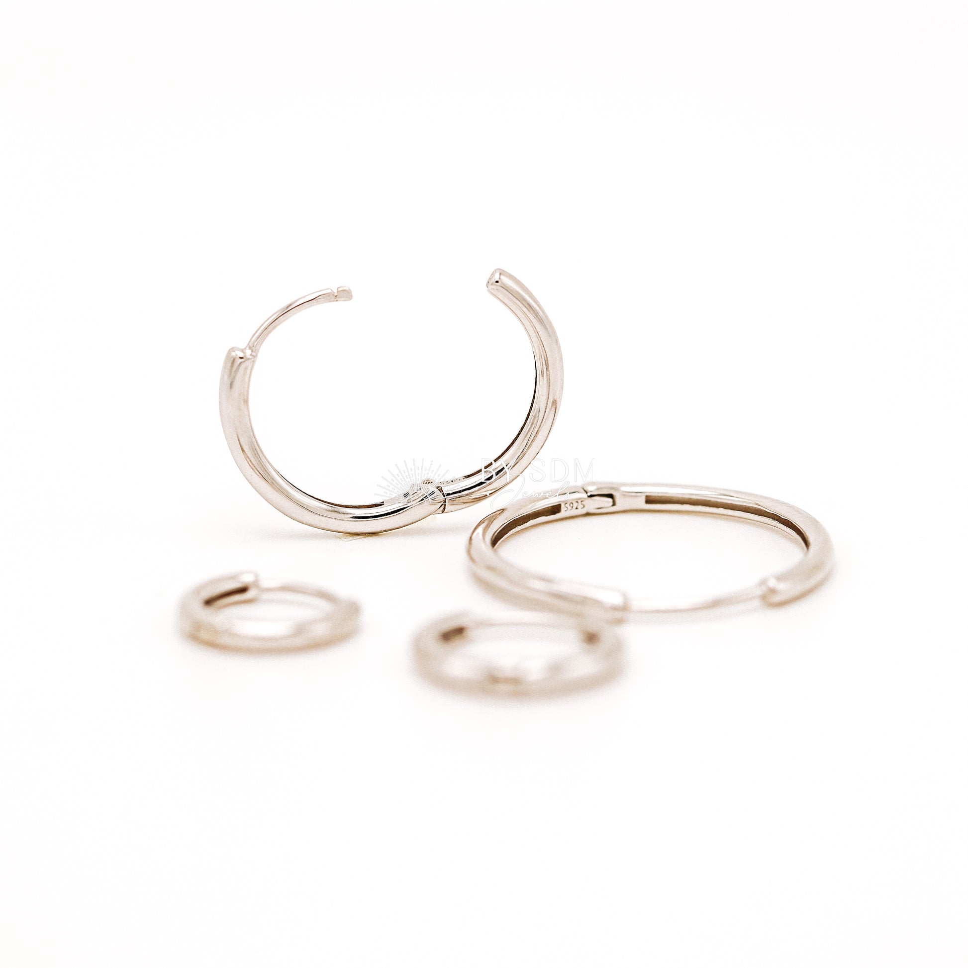 925 Sterling Silver Hoop Earrings Rounded Huggie Conch Cartilage Earrings Chunky Thick Hoop Earrings in Sizes 22 mm 18 mm 16 mm 11 mm 9 mm