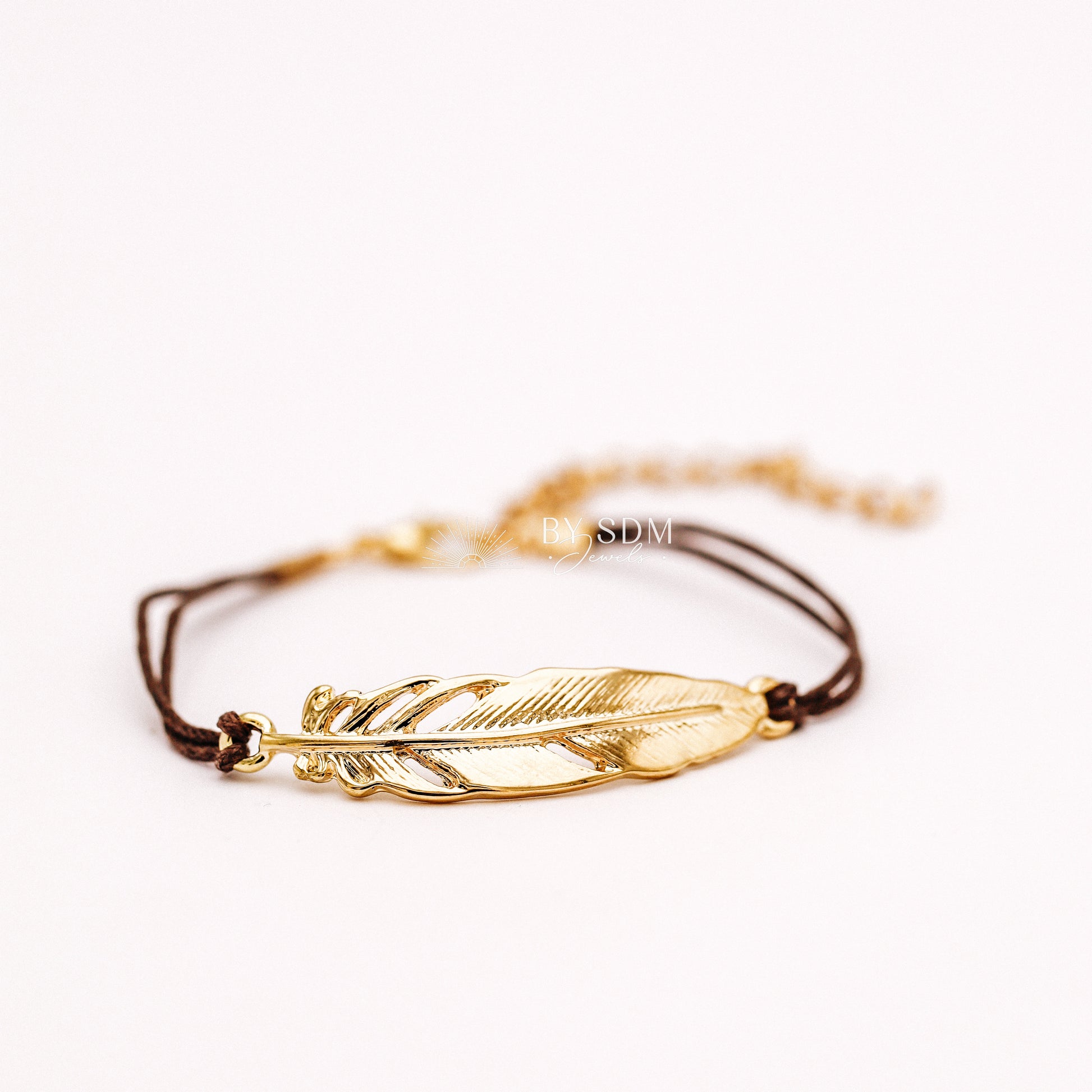 Feather Bracelet for Women • Gold Tone Feather Jewelry • Boho Hippie Gift for Women • Nature Bracelet • BYSDMJEWELS