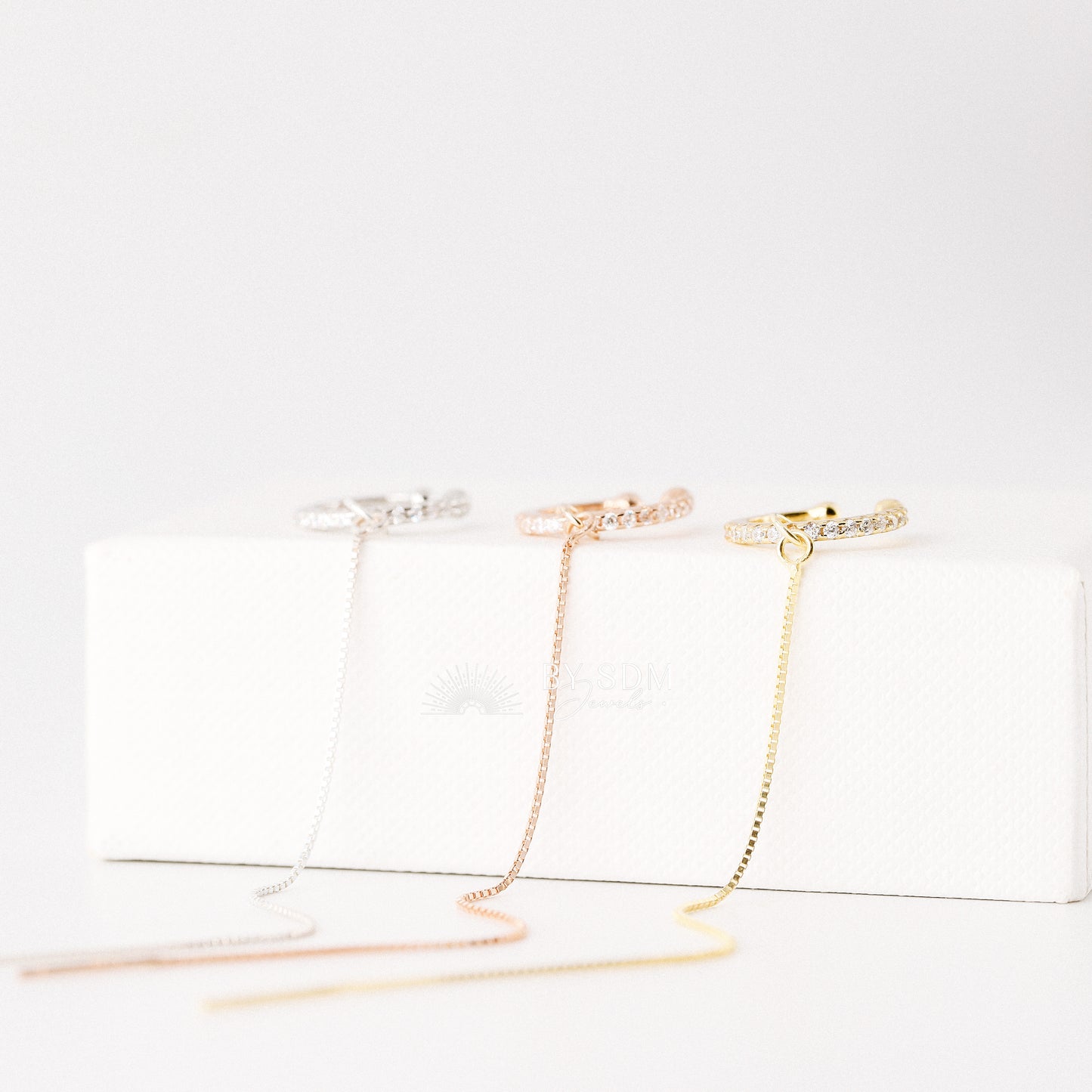 Ear cuff with chain • Dainty gold ear cuff • Huggie ear cuff • Minimalist gold ear cuff • Fake huggie earrings • Non pierce Tiny ear cuff