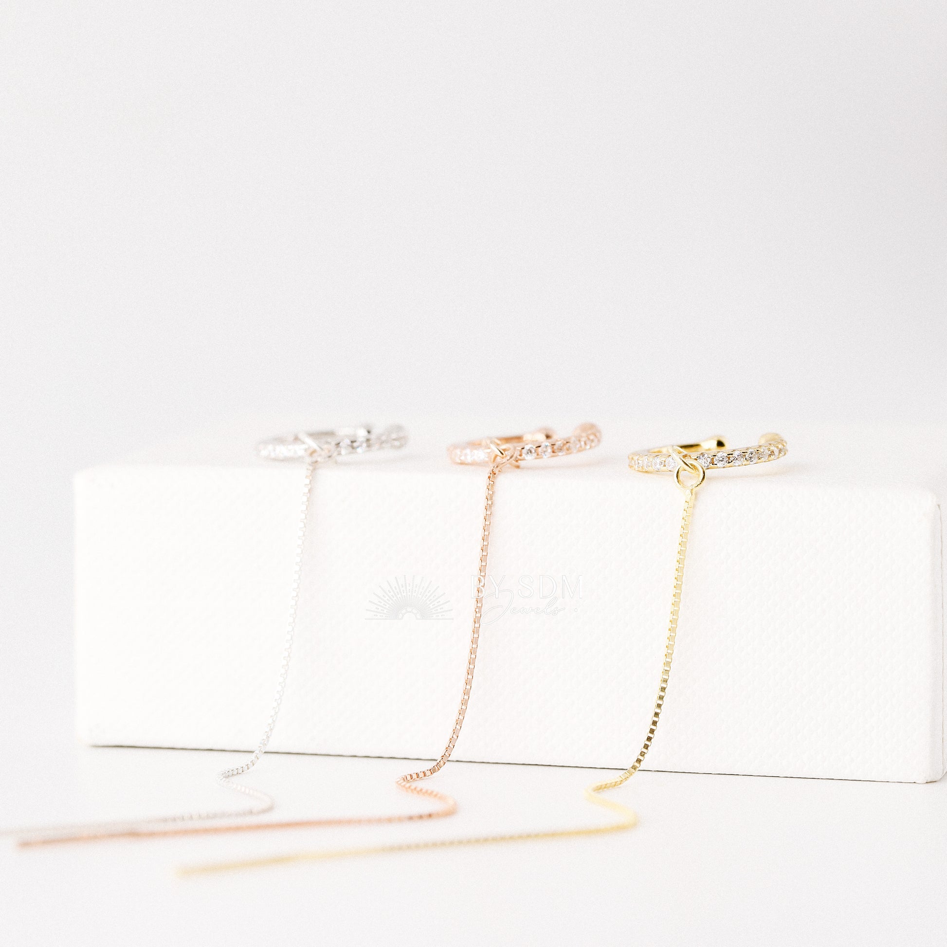 Ear cuff with chain • Dainty gold ear cuff • Huggie ear cuff • Minimalist gold ear cuff • Fake huggie earrings • Non pierce Tiny ear cuff