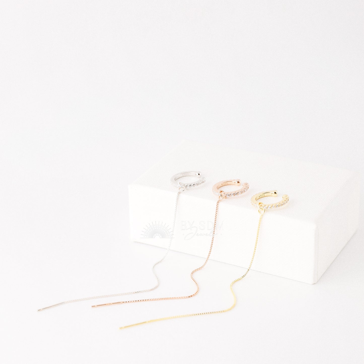 Ear cuff with chain • Dainty gold ear cuff • Huggie ear cuff • Minimalist gold ear cuff • Fake huggie earrings • Non pierce Tiny ear cuff