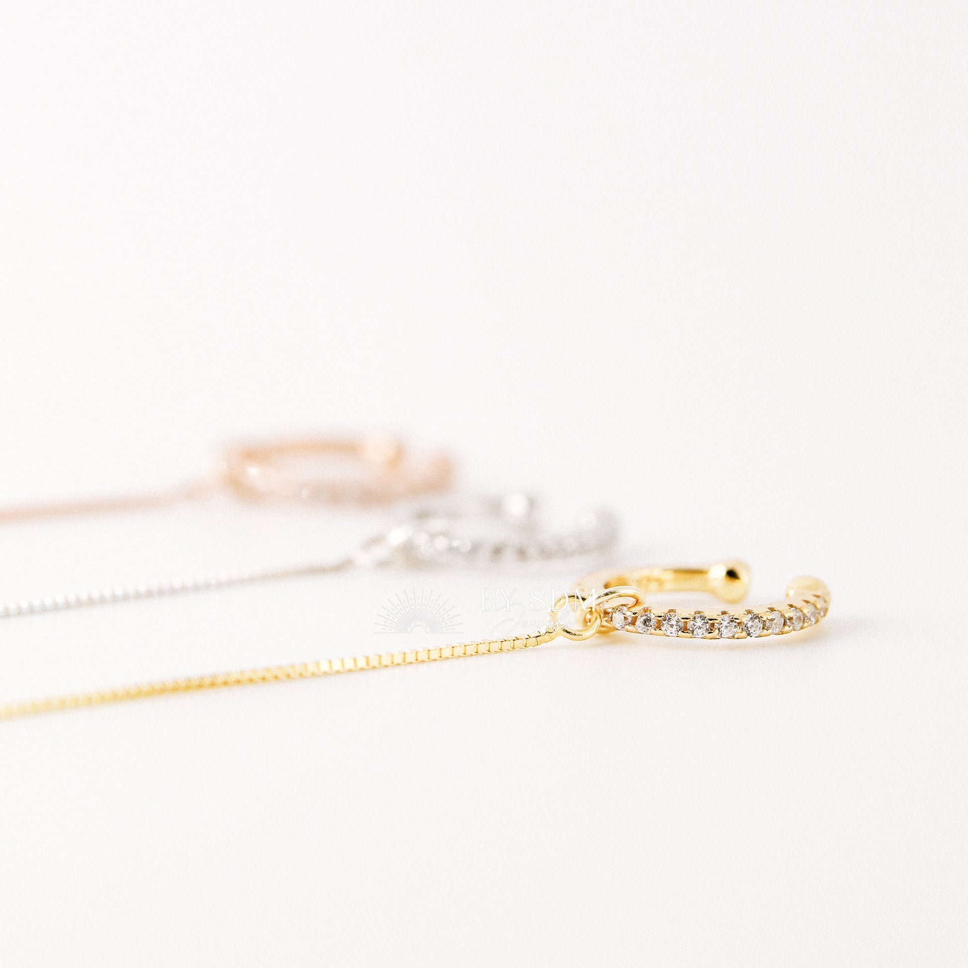 Ear cuff with chain • Dainty gold ear cuff • Huggie ear cuff • Minimalist gold ear cuff • Fake huggie earrings • Non pierce Tiny ear cuff