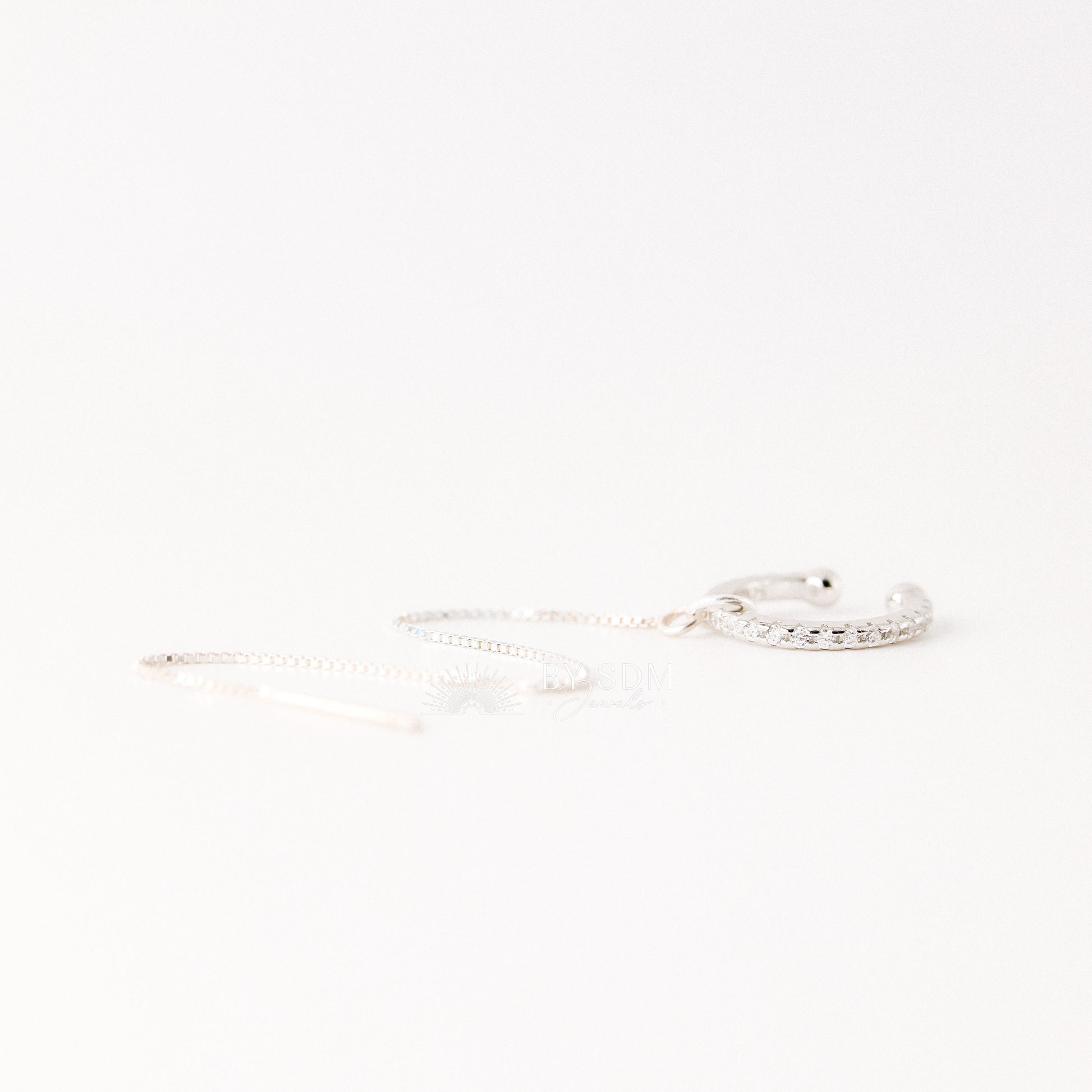 Ear cuff with chain • Dainty gold ear cuff • Huggie ear cuff • Minimalist gold ear cuff • Fake huggie earrings • Non pierce Tiny ear cuff
