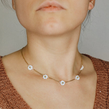 Daisy Station Necklace