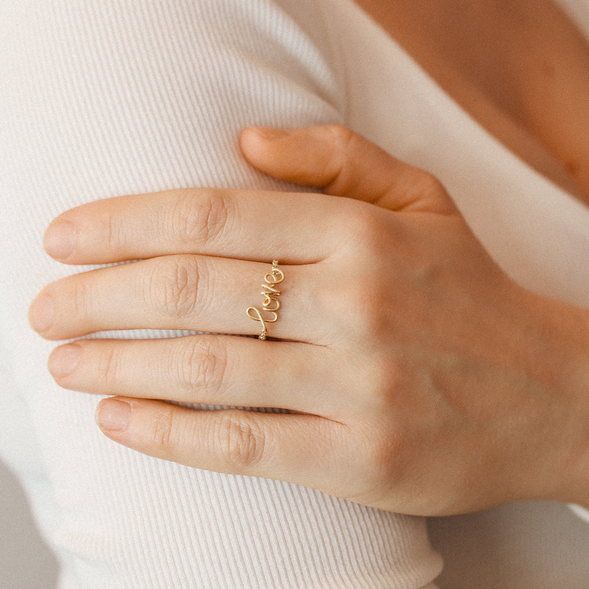 Elegant custom name chain ring with script lettering