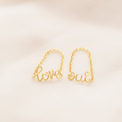 Custom script chain ring with personalized word design
