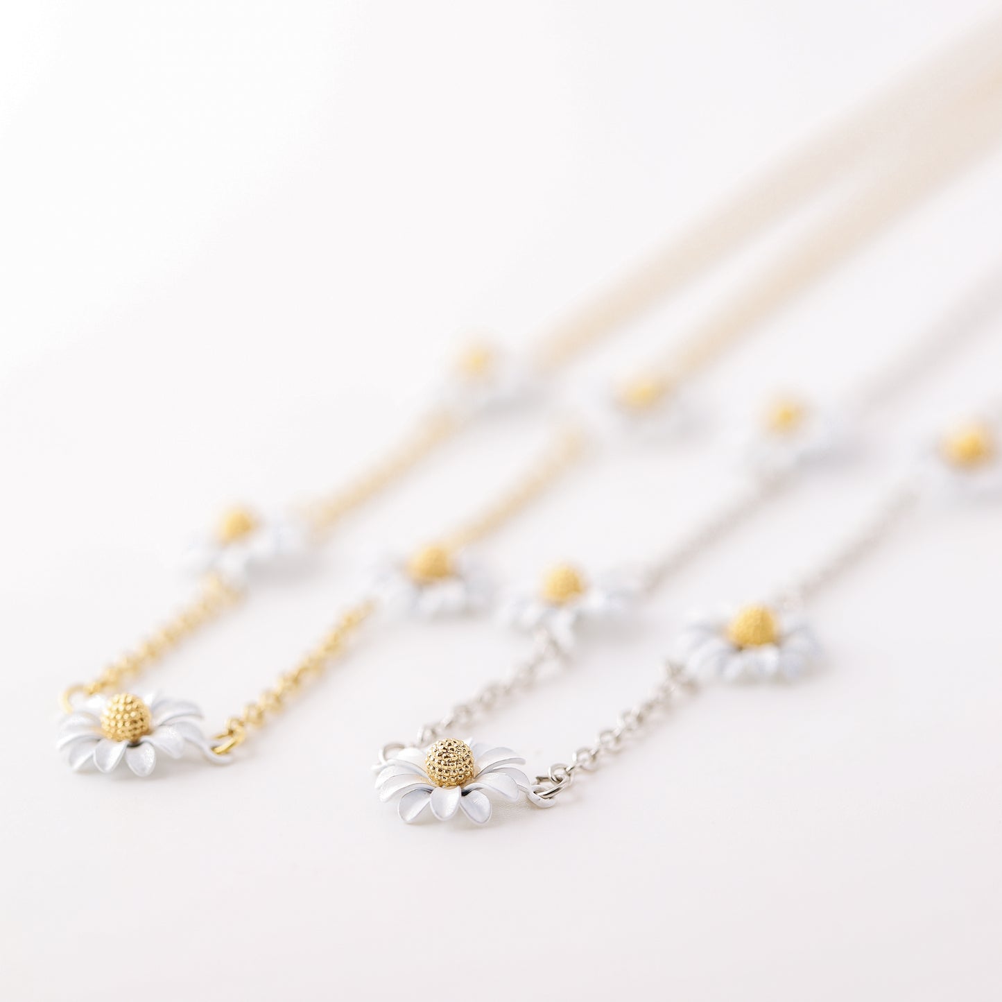 Daisy Station Necklace