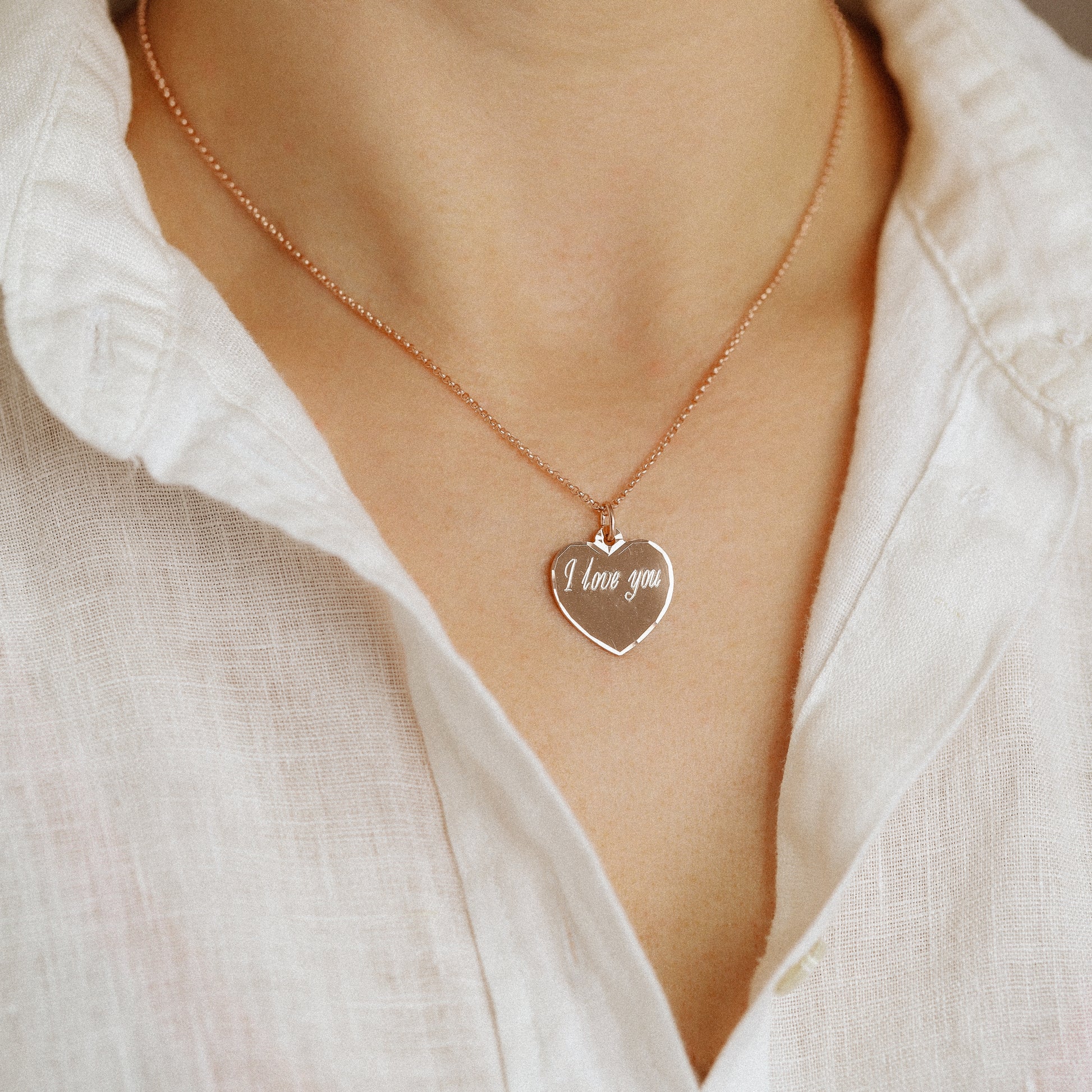 Custom Heart Name Necklace – Engraved Pendant in Sterling Silver, Gold or Rose Gold – Meaningful Gift for Mom, Wife, or Loved One