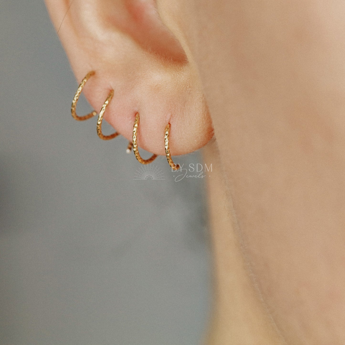 Double Hoop Earrings Spiral Loop Earrings Threader Hoops Minimalist Earrings Spiral Open Hoop Earrings 18k Gold plated Diamond Cut Earrings