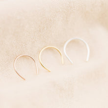 Load image into Gallery viewer, Arc Septum Retainer Gold Septum Retainer Horseshoe Septum Nose Hoop Ring Retainer Septum 22g 20g 18g 16g 14g 6 7 8 9 10mm Inner Diameter
