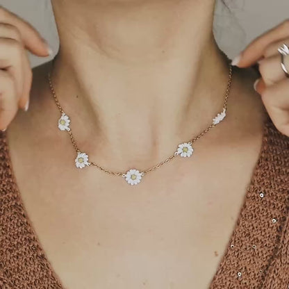 Daisy Station Necklace