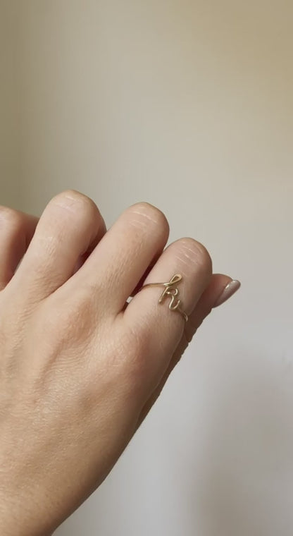 Lowercase Cursive Letter R Ring