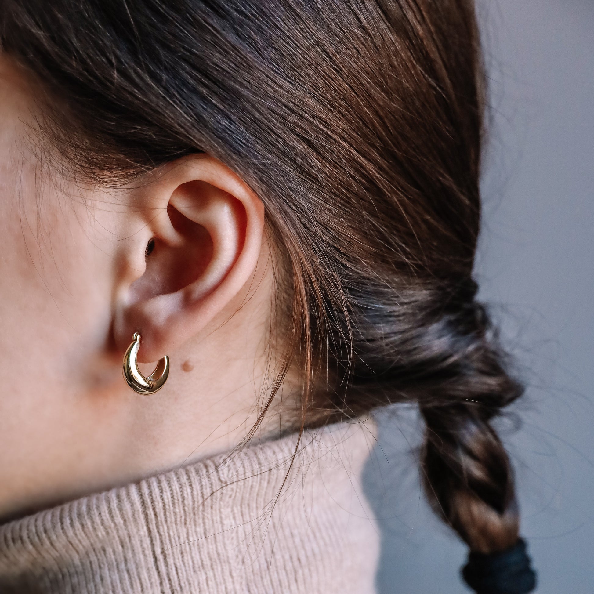 Statement Tapered Hoop Earrings • Gold Hoop Earrings • Lightweight Earrings • Minimalist Earrings • bySDMjewels jewelry