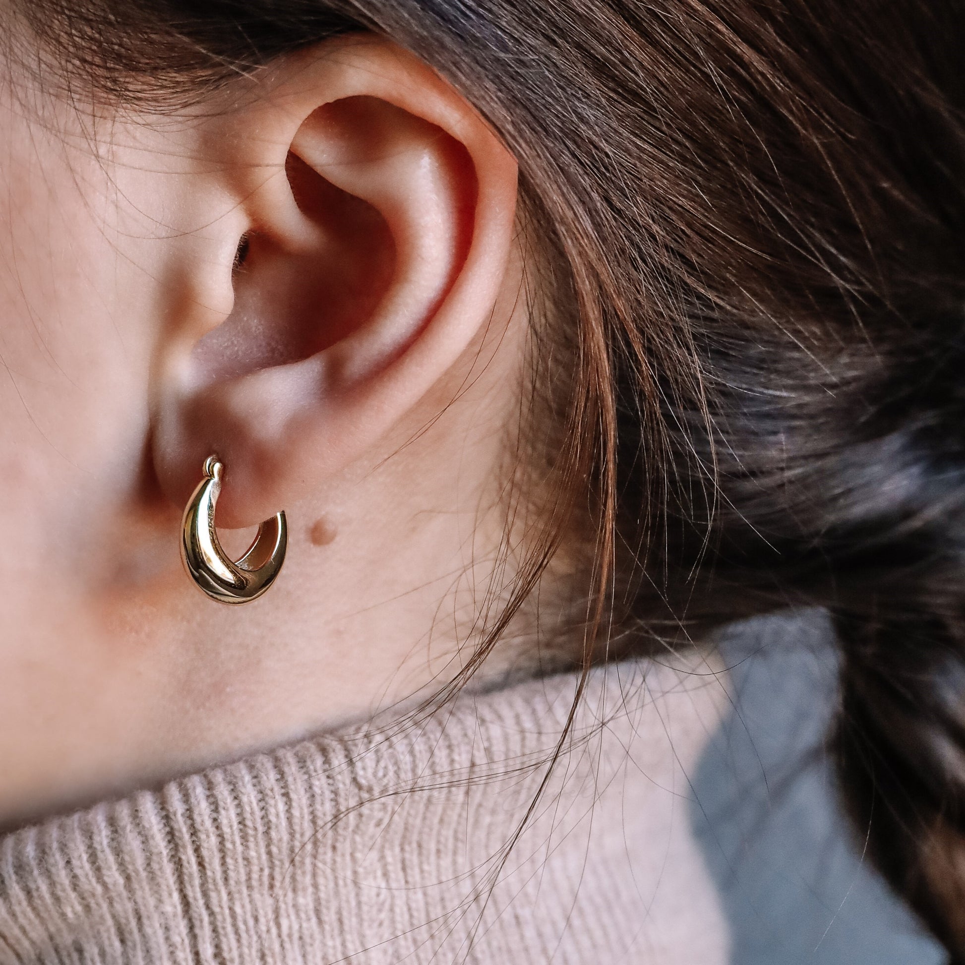 Statement Tapered Hoop Earrings • Gold Hoop Earrings • Lightweight Earrings • Minimalist Earrings • bySDMjewels jewelry