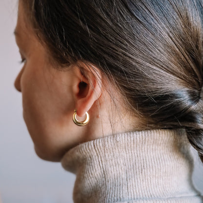 Statement Tapered Hoop Earrings • Gold Hoop Earrings • Lightweight Earrings • Minimalist Earrings • bySDMjewels jewelry