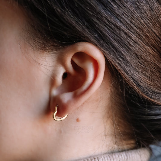 Heart Link Hoop Earrings • Huggies • Gold • Silver