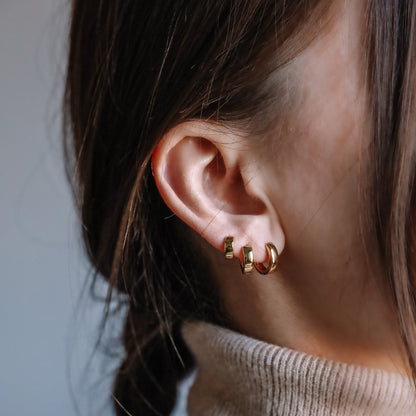 Simple Round Hoop Earrings • Huggies • Gold • Silver